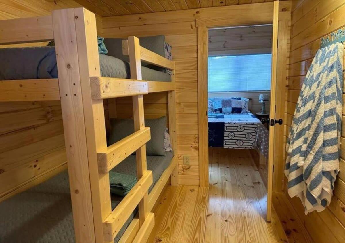 Get-Away Cabin In Surf City W Loft And Parking Exterior foto